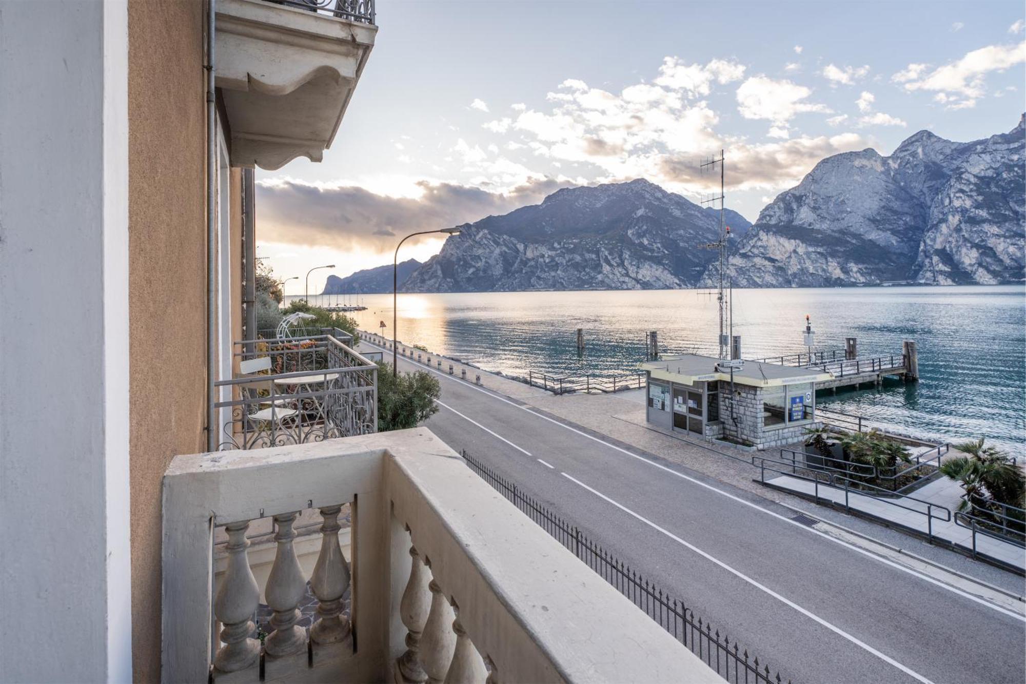 Lake Sensation - Garda Lake View Torbole Sul Garda Buitenkant foto